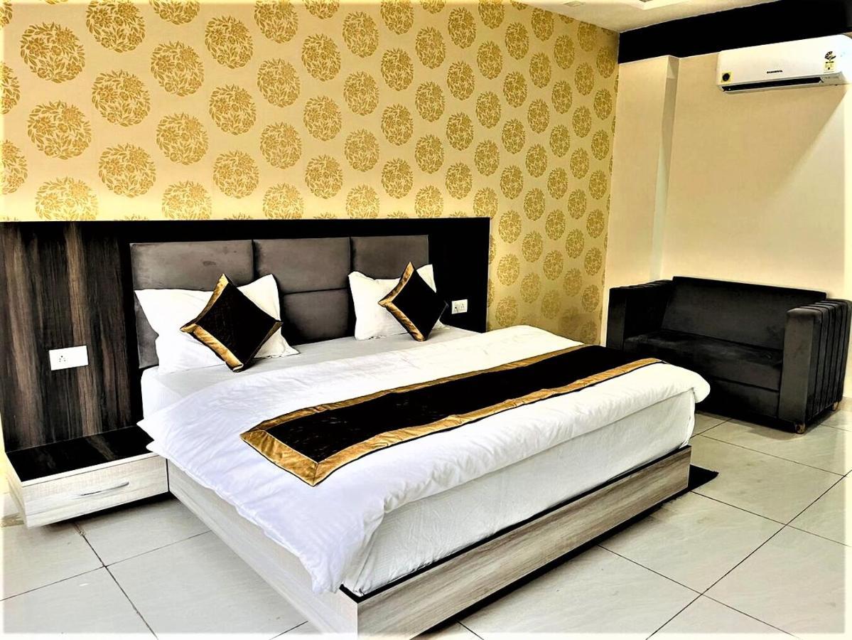 Hotel Blue Pine Haridwār Екстериор снимка