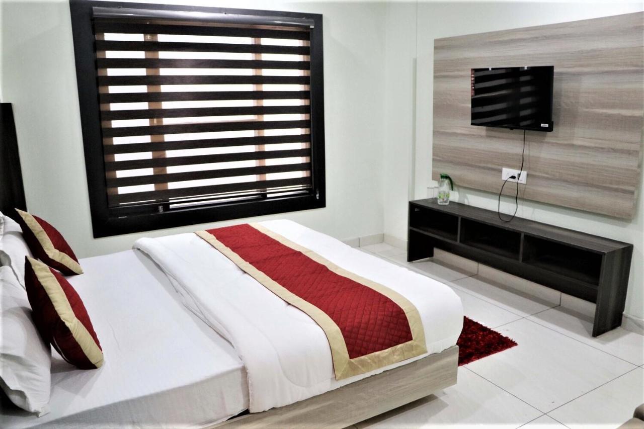Hotel Blue Pine Haridwār Екстериор снимка