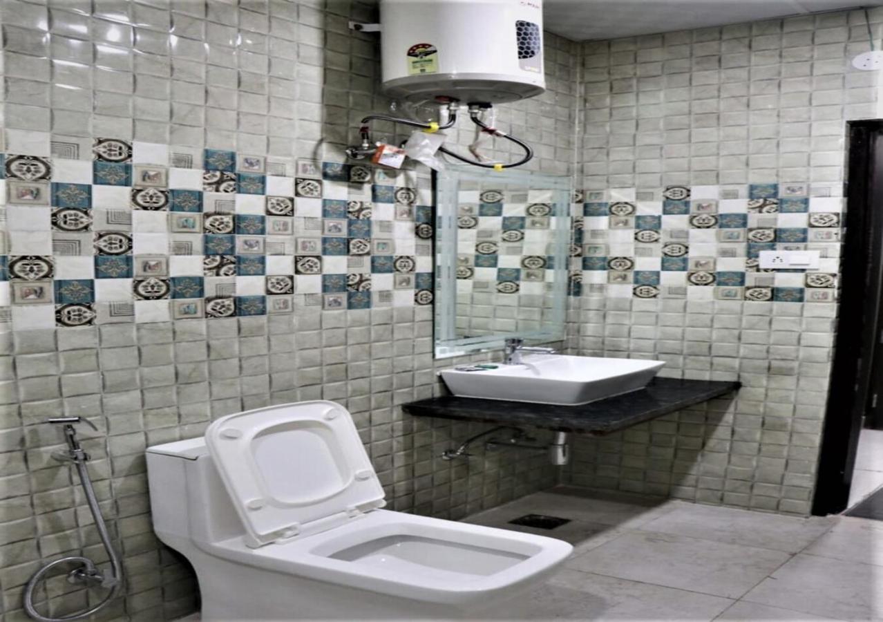 Hotel Blue Pine Haridwār Екстериор снимка