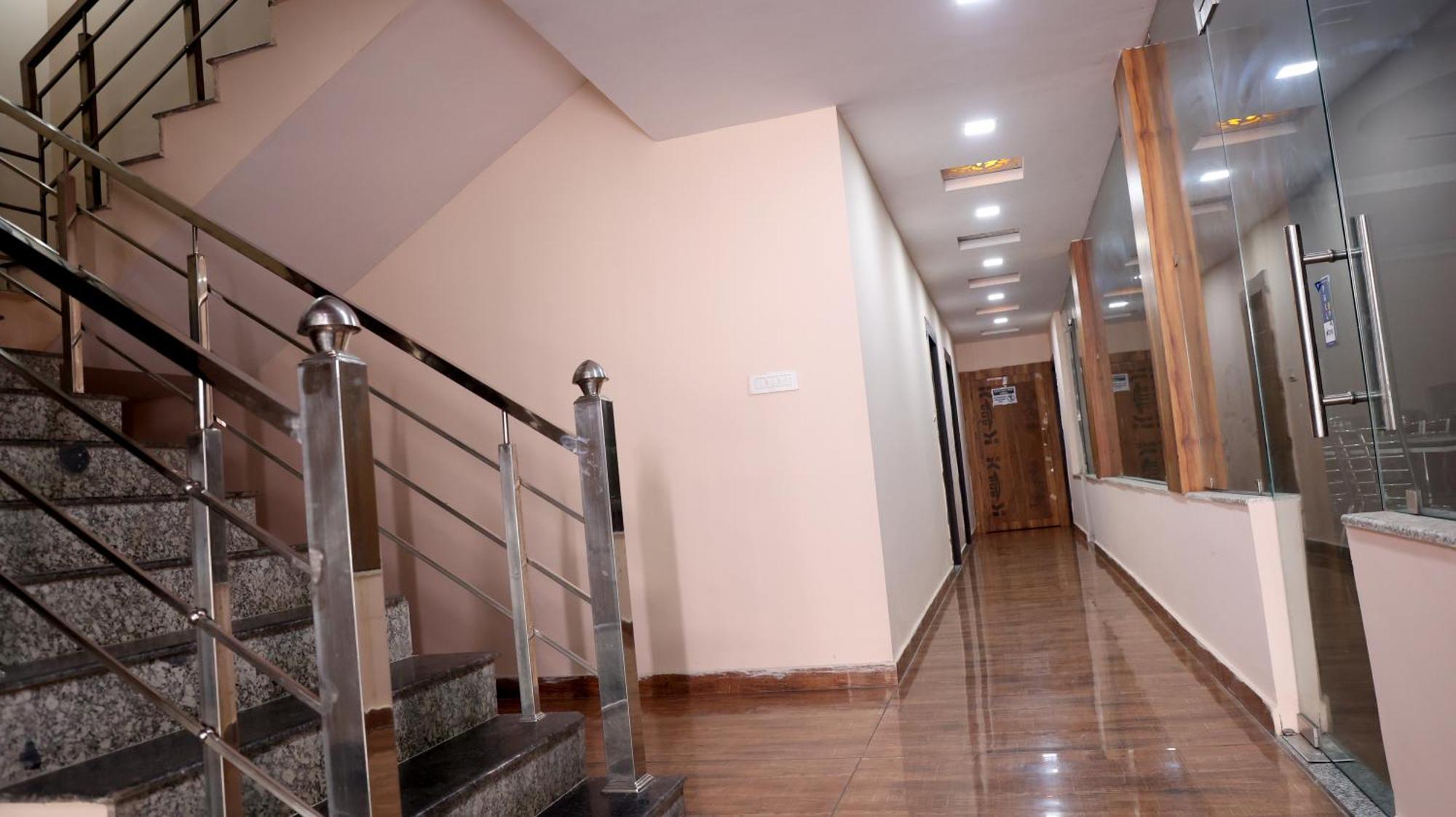 Hotel Blue Pine Haridwār Екстериор снимка
