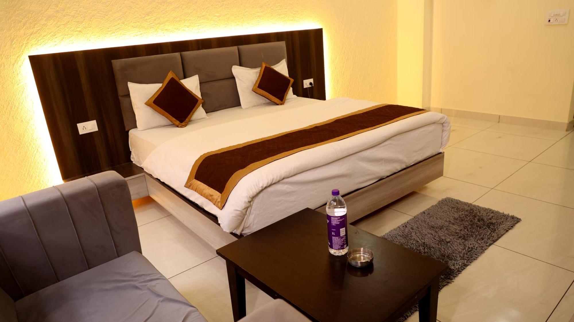 Hotel Blue Pine Haridwār Екстериор снимка