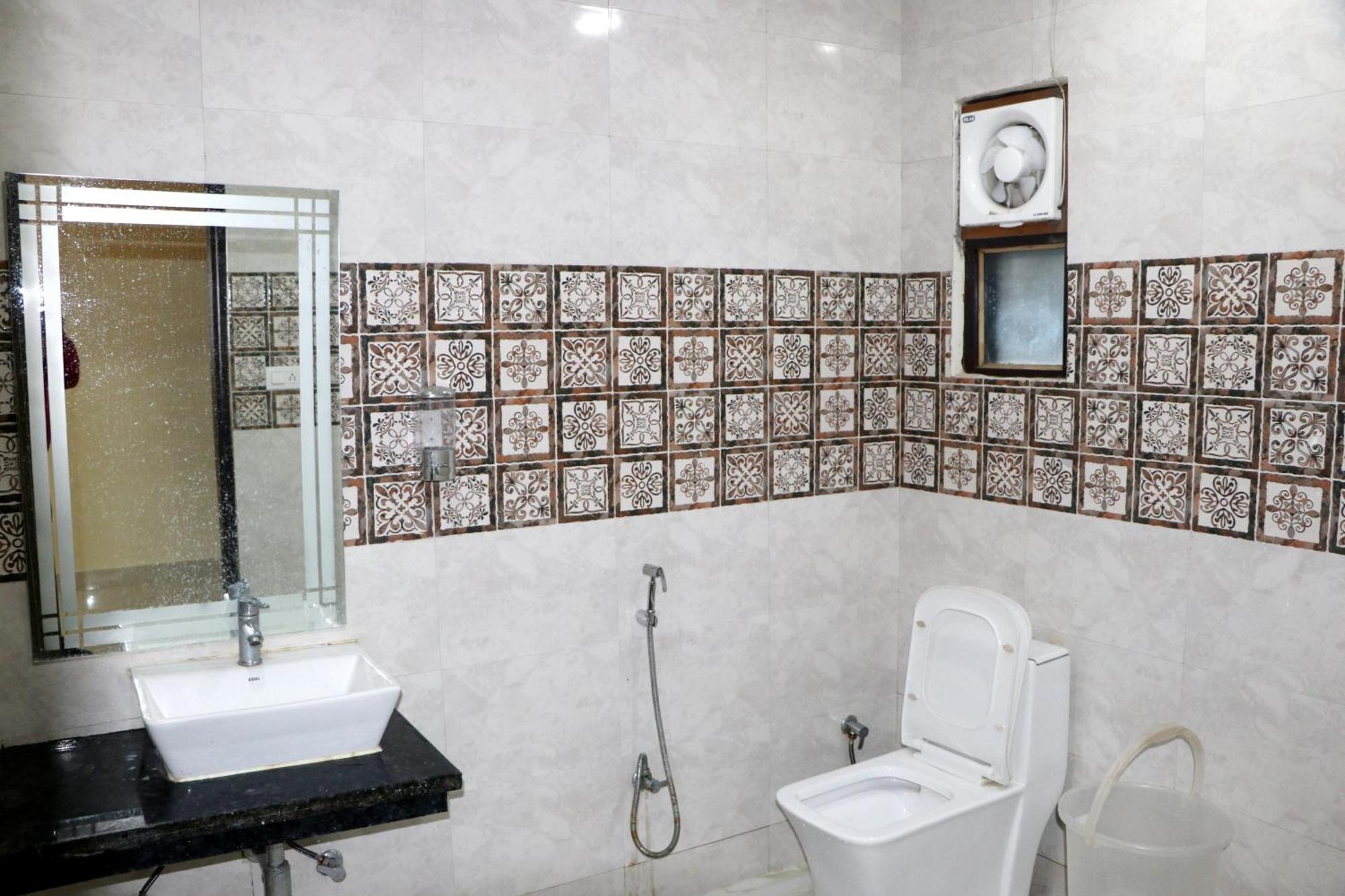 Hotel Blue Pine Haridwār Екстериор снимка